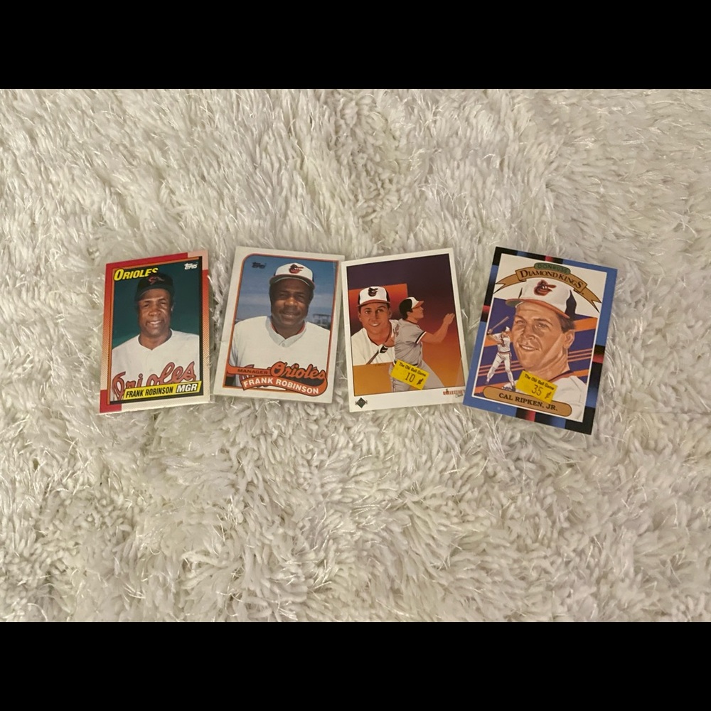 Frank Robinson Baseball Cards & Cal Ripken Baseball Card Bundle